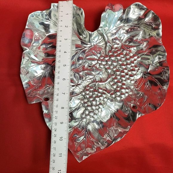 Vintage Grape Leaf Silver Tone Wall Hanging Decor - Picture 8 of 13